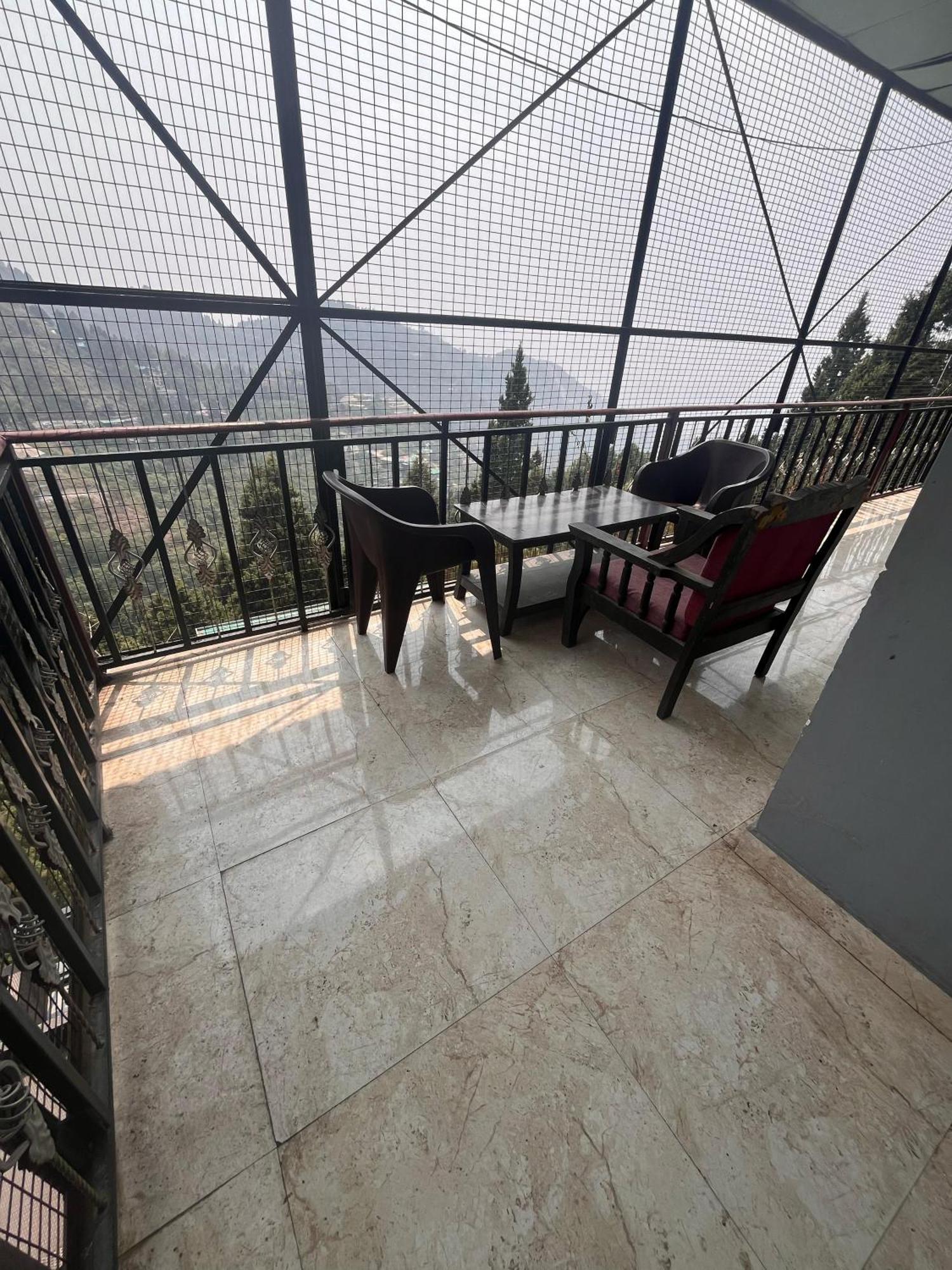 Royal Hill Inn Mussoorie Eksteriør bilde