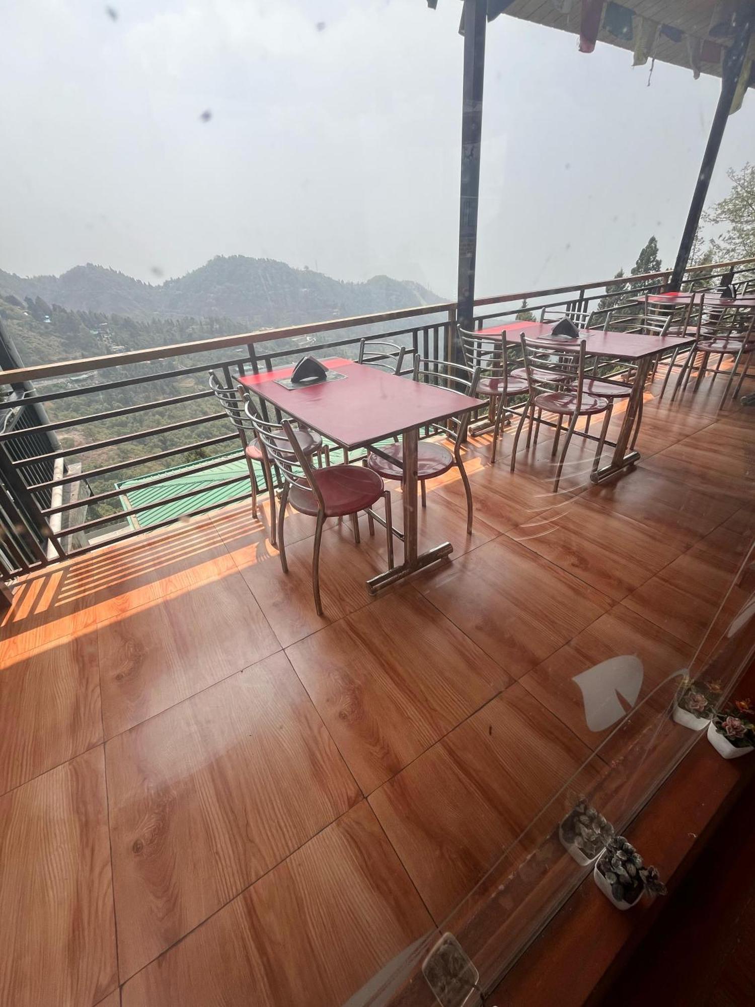 Royal Hill Inn Mussoorie Eksteriør bilde